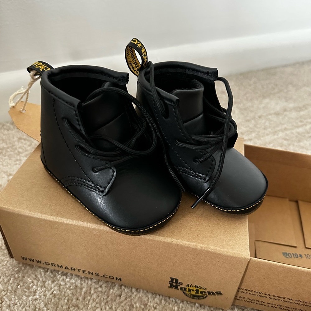 Baby dr martens size 3c